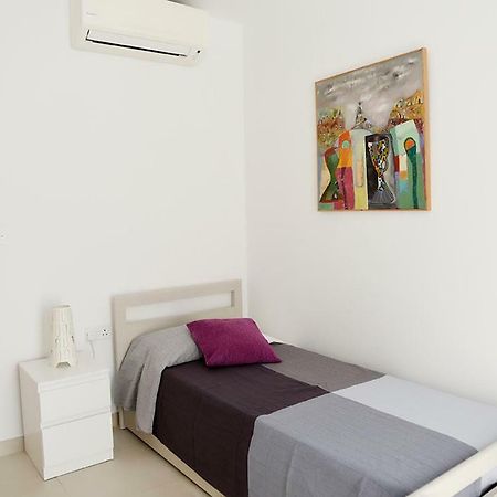 מליאהה 13 Village Apartments מראה חיצוני תמונה